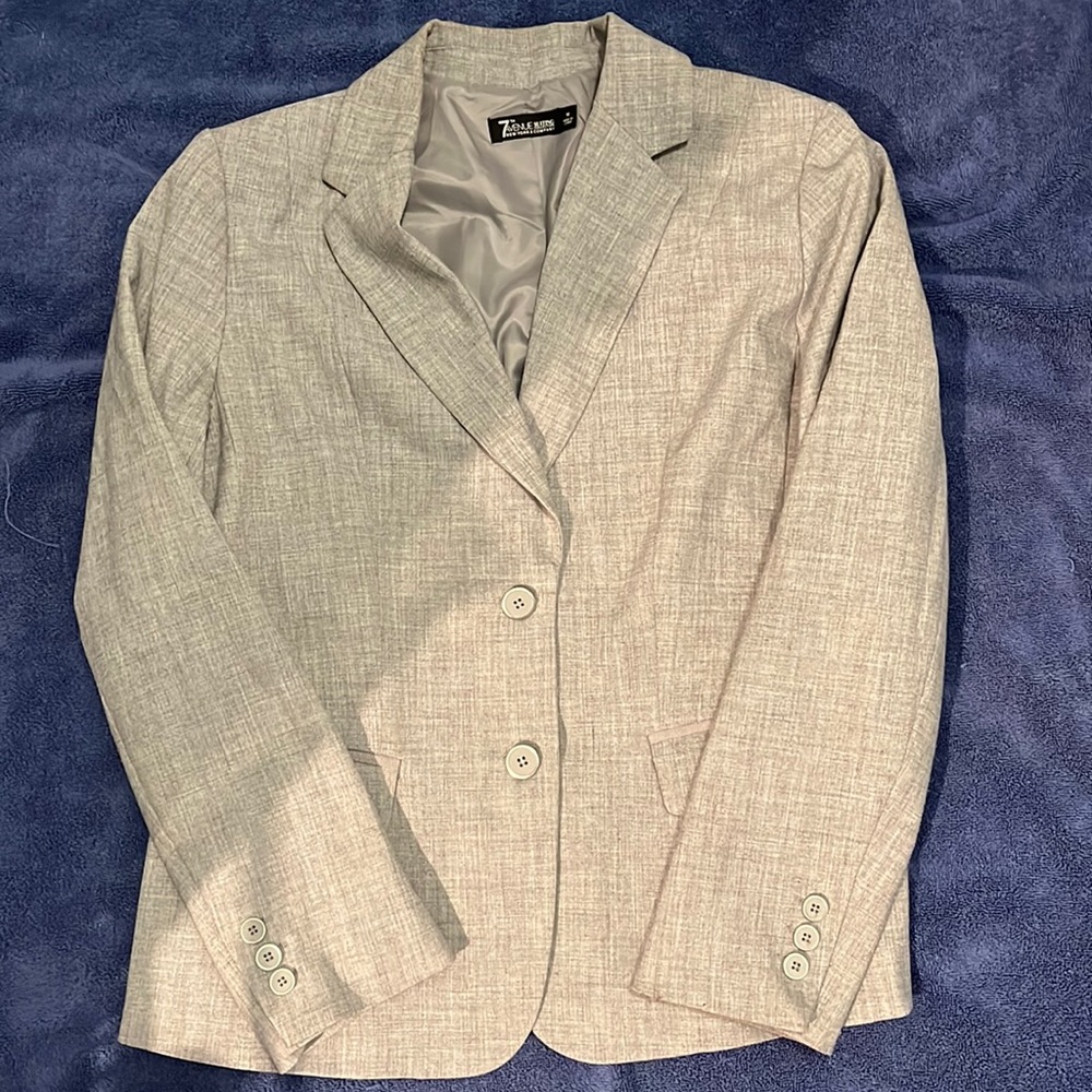 NY&Co Grey pantsuit sz 12